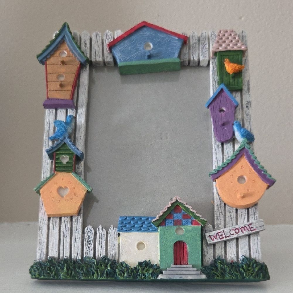 Wooden Picture Frame With Birdhouses
